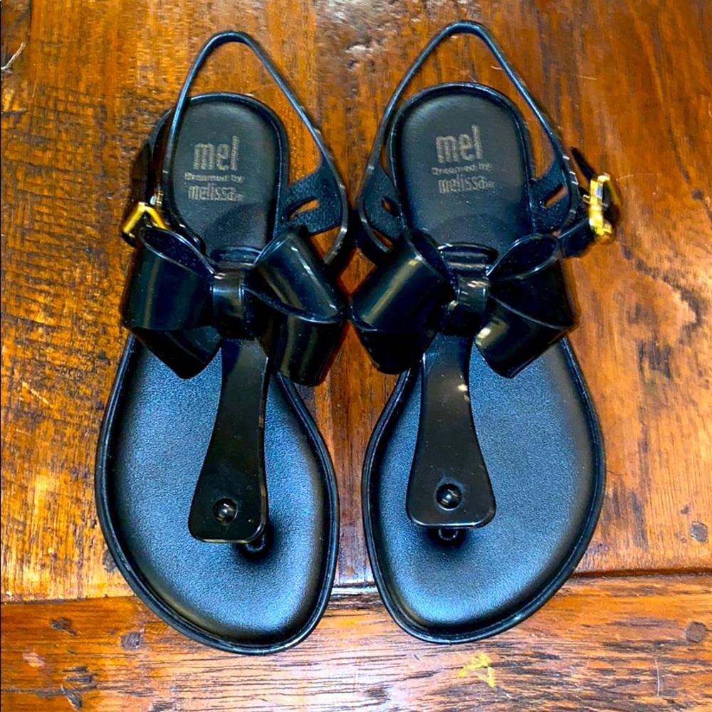 🩴 Melissa “Mel” Black Patent Bow Sandals
